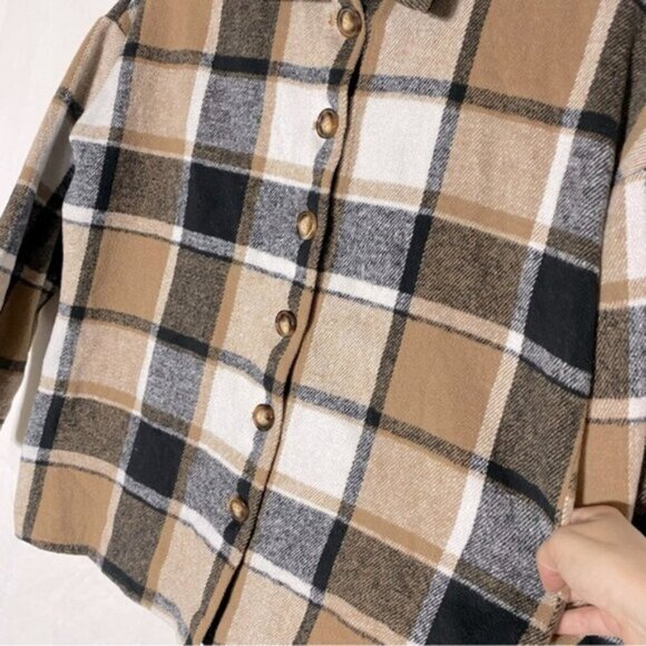 Women’s Tan Brown White Plaid Flannel Button Up Short Shacket S - Picture 8 of 14
